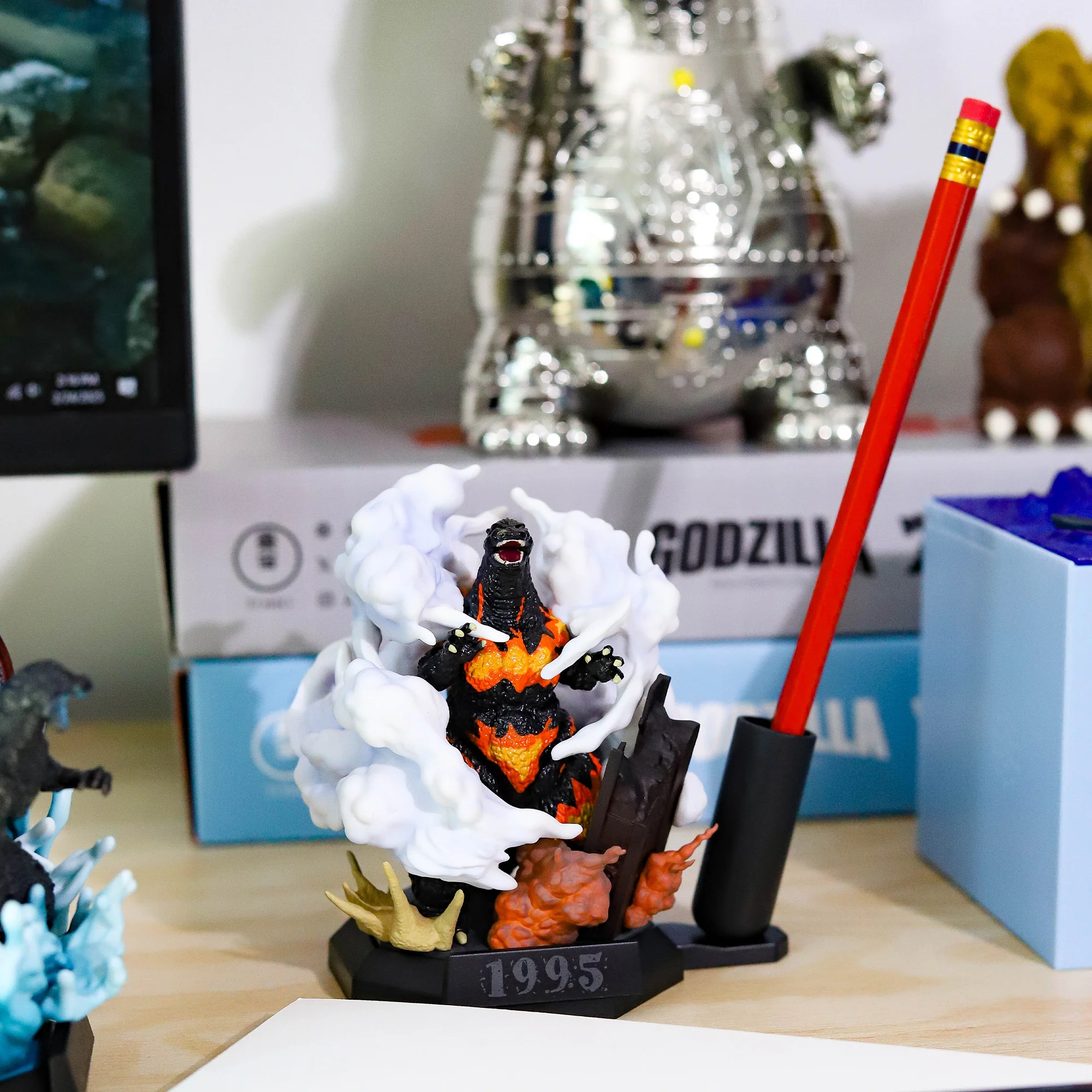 Godzilla (1995) Desktop Monster Pen Stand - Image 6